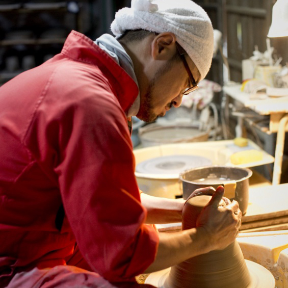河内啓さん　作陶