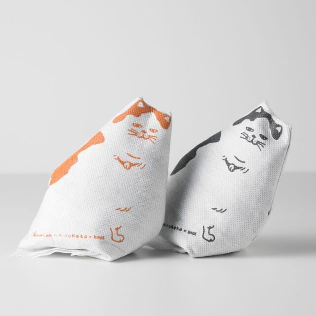 クロ猫茶　切炭＋炉用胴炭 炭猫 チャコキャット [Kinokoto(キノコト)｜（静岡県）] 置き型