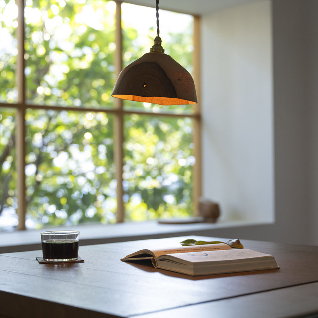 生木挽きのランプシェード・中サイズ【アベマキ】｜木もの NAKAYA 中矢