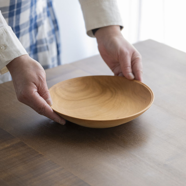 新作：生木挽きの器no.10 ＜山桜（ヤマザクラ）＞　中（21cm）サラダボウル・パン皿｜木もの NAKAYA 中矢嘉貴さん（静岡県富士宮市）富士山麓,サステナブル,倒木