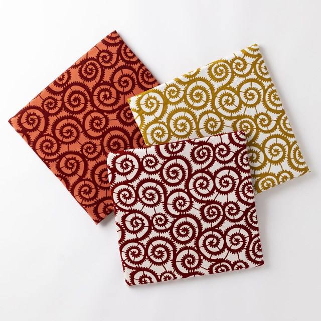 【大】型染めの椅子敷き＜蛸唐草＞綿平織（グログラン）｜山内武志さん（山内染色工房／アトリエぬいや） 静岡県浜松市 チェアマット