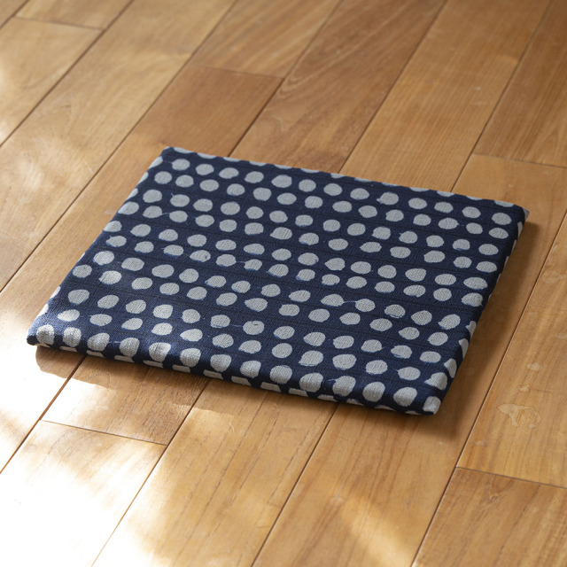 型染めの椅子敷き（山内武志）