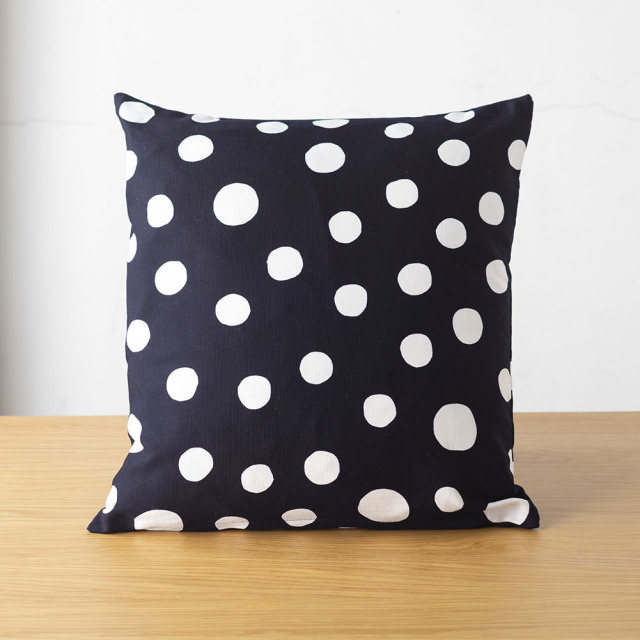 型染めのクッションカバー＜水玉＞ 綿平織（グログラン） | 山内武志