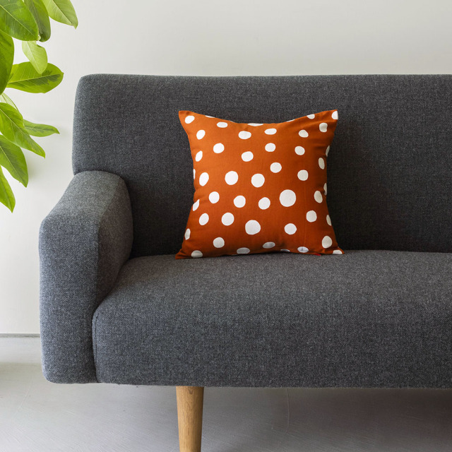 型染めのクッションカバー＜水玉＞ 綿平織（グログラン） | 山内武志