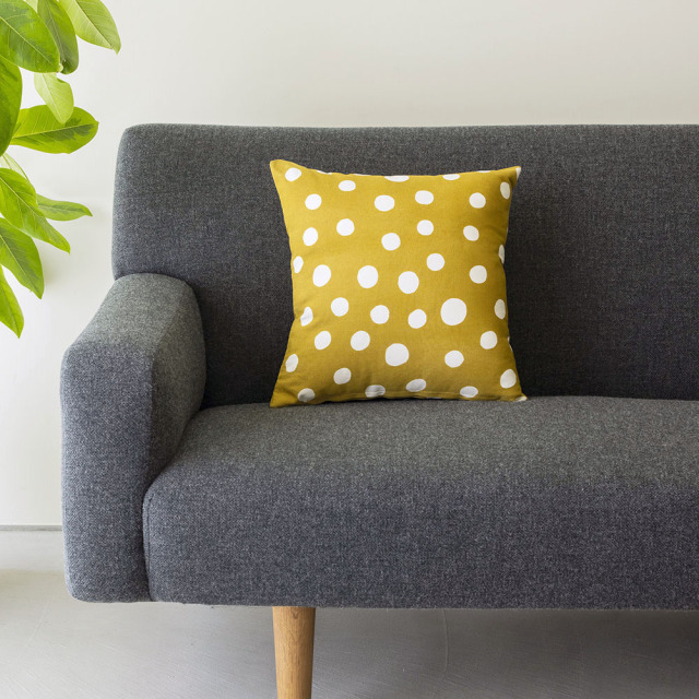 型染めのクッションカバー＜水玉＞ 綿平織（グログラン） | 山内武志