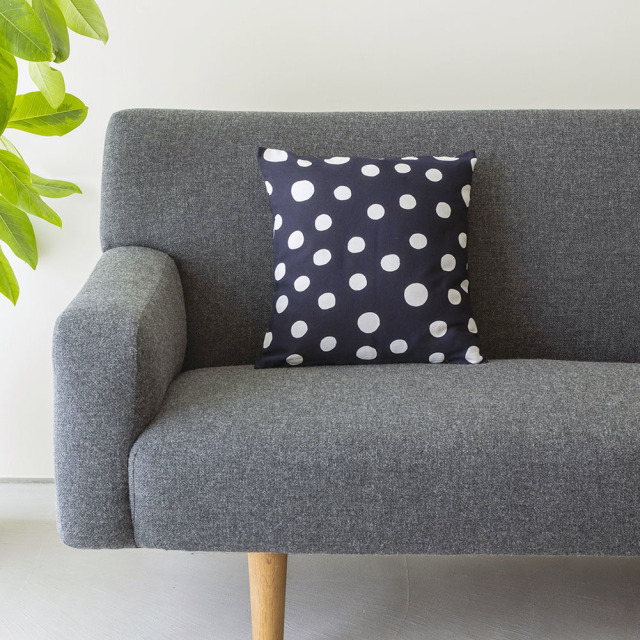 型染めのクッションカバー＜水玉＞ 綿平織（グログラン） | 山内武志