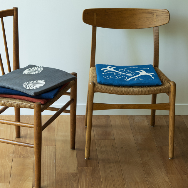 山内武志　椅子敷き