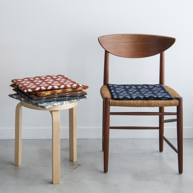 山内武志　椅子敷き