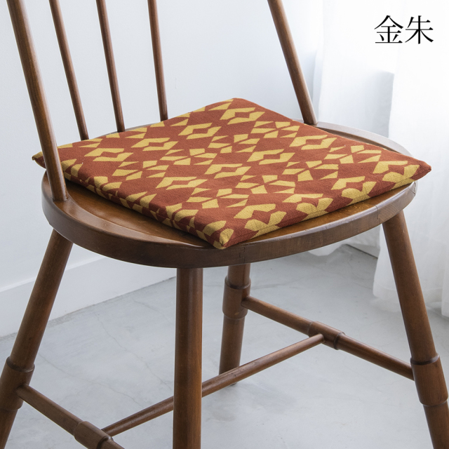 山内武志　椅子敷き