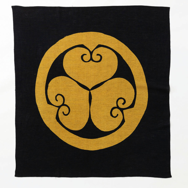 家紋意匠の型染め風呂敷 ＜三つ割り蘭（みつわりらん）＞ 90サイズ 90