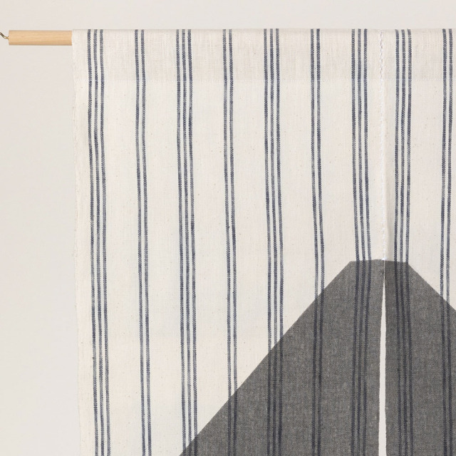 縞布】型染めののれん ＜霞富士＞墨染めの富士山 松煙墨｜山内武志さん