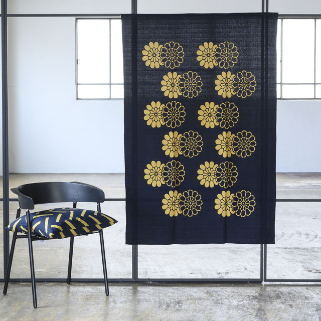 型染めのマルチクロス ＜連菊（れんぎく）＞ ｜山内武志さん（山内染色