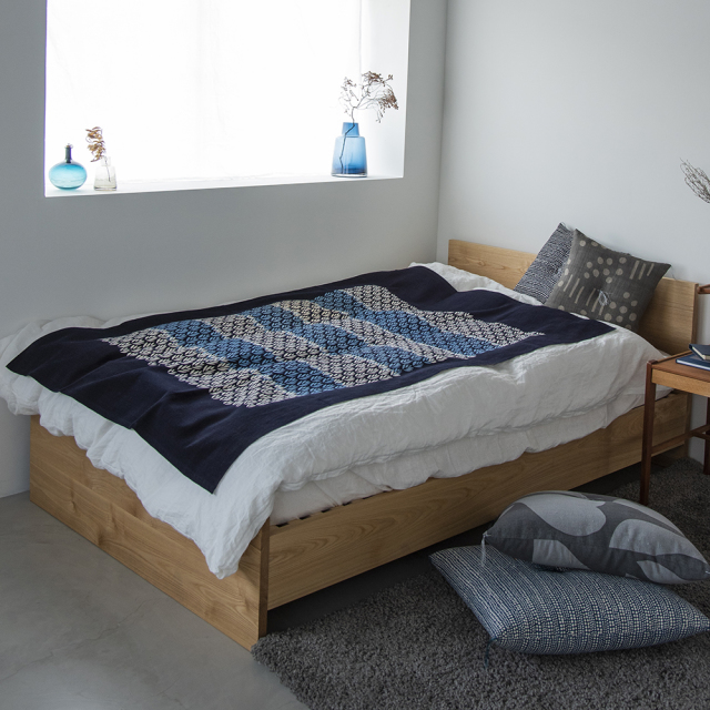 再入荷】 型染めのマルチクロス ＜笹葉段染め（段笹）＞紅緋｜山内武志