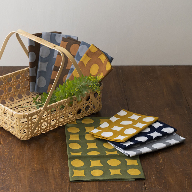 型染めの手ぬぐい＜輪つなぎ（大）＞／山内武志さん（山内染色工房