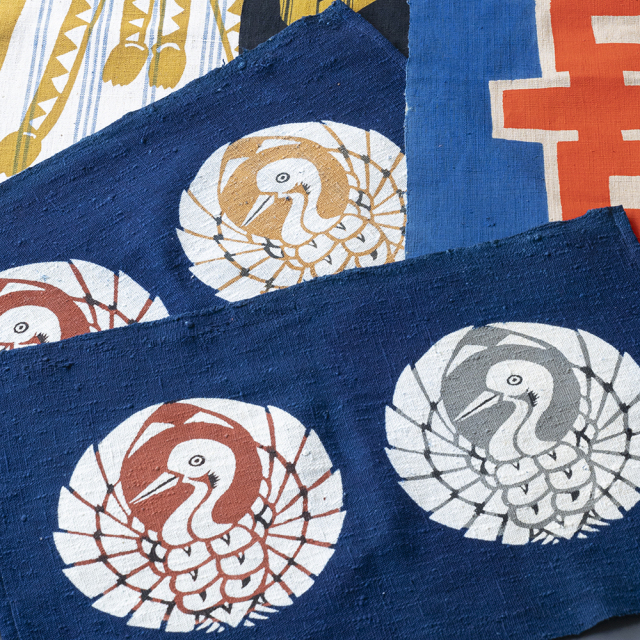 【木綿・中】藍染めの卓布＜鶴丸双双＞房｜ 山内武志さん（山内染色工房／アトリエぬいや）【ネコポス対応可】
