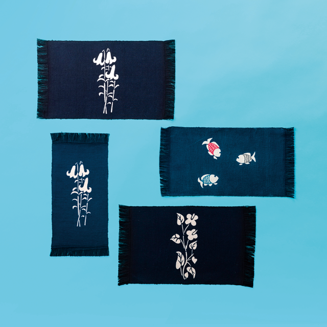 【木綿・中/小】型染めの卓布＜白百合＞房｜ 山内武志さん（山内染色工房／アトリエぬいや）【ネコポス対応可】