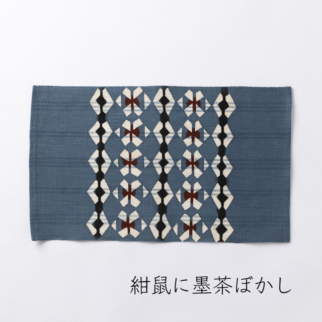 型染めの卓布＜幾何文（きかもん）＞