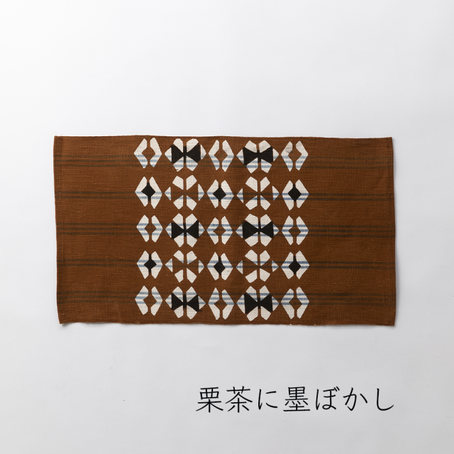 型染めの卓布＜幾何文（きかもん）＞