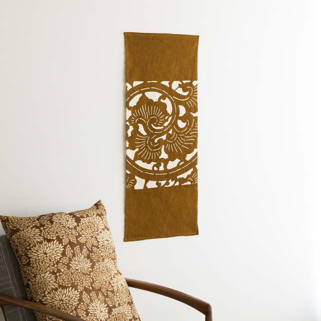 【木綿・ロング広巾】型染めの卓布＜蔦唐草（つたからくさ）＞縫留｜山内武志さん（山内染色工房／アトリエぬいや）