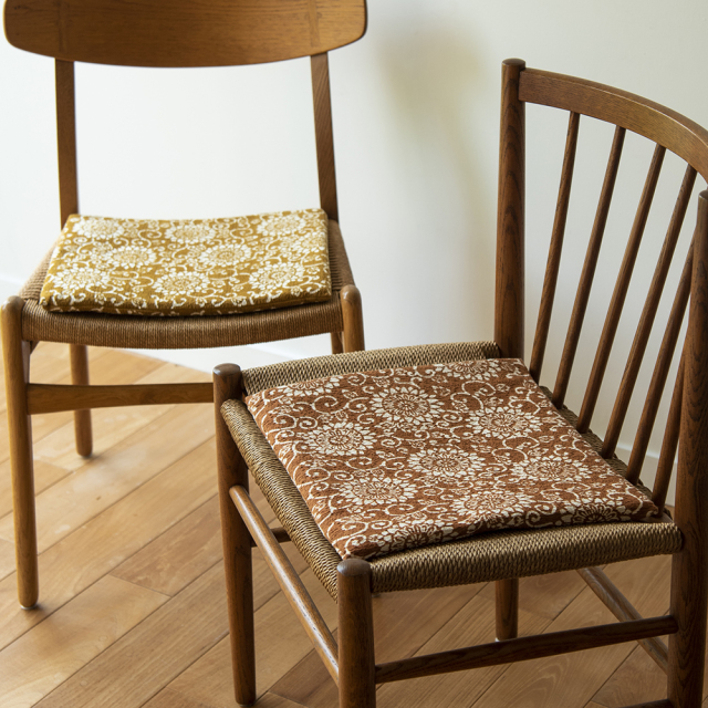 山内武志　椅子敷き　菊唐草