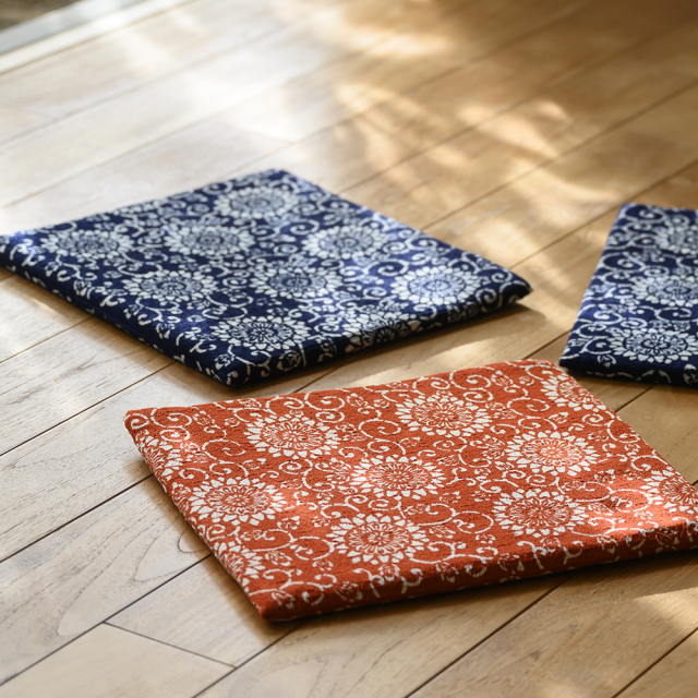 【小】型染めの椅子敷き＜錦菊唐草＞綿綾織｜山内武志さん（山内染色工房／アトリエぬいや） 静岡県浜松市 チェアマット