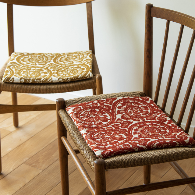 山内武志　椅子敷き　唐草