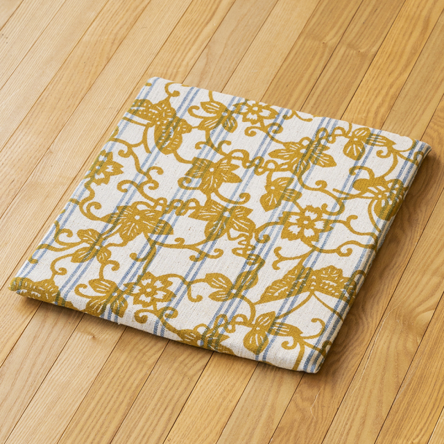 型染めの椅子敷き（縞布）＜紅型花蝶唐草＞／ 山内武志さん（山内染色