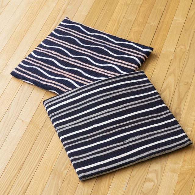 型染めの椅子敷き（山内武志）