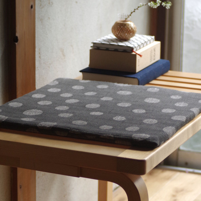 【大】型染めの椅子敷き＜水玉＞綿スラブ｜山内武志さん（山内染色工房／アトリエぬいや） 静岡県浜松市 チェアマット