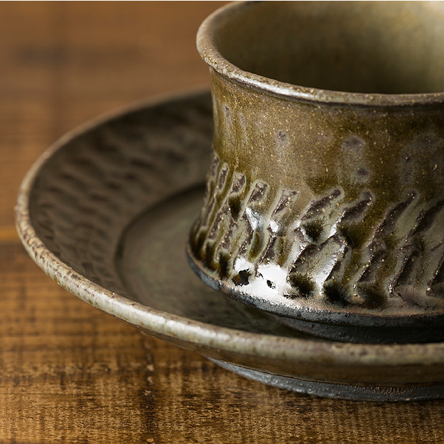 灰釉彫文 カップ＆ソーサー　〜作り手　岡村 宜治さん（岐阜県土岐市）