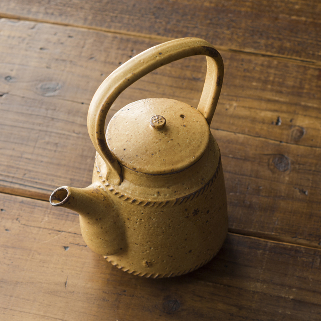 岡村宜治　黄釉