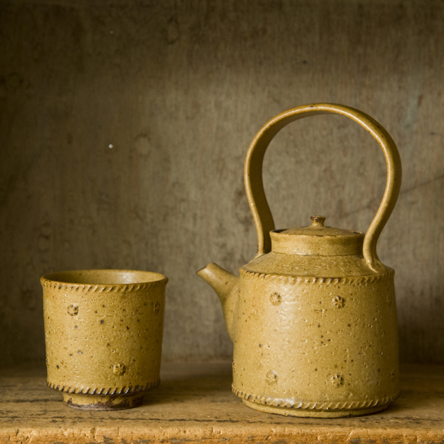 岡村宜治　黄釉