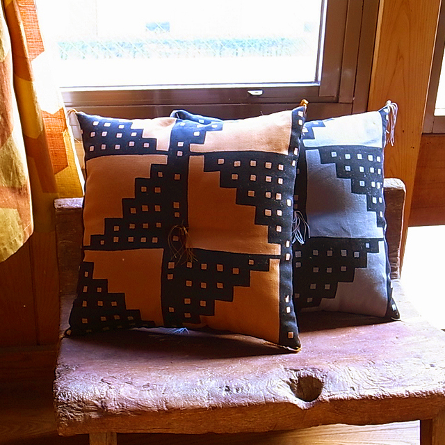 型染めの綿小座布団（ふんわりクッション）＜風車＞