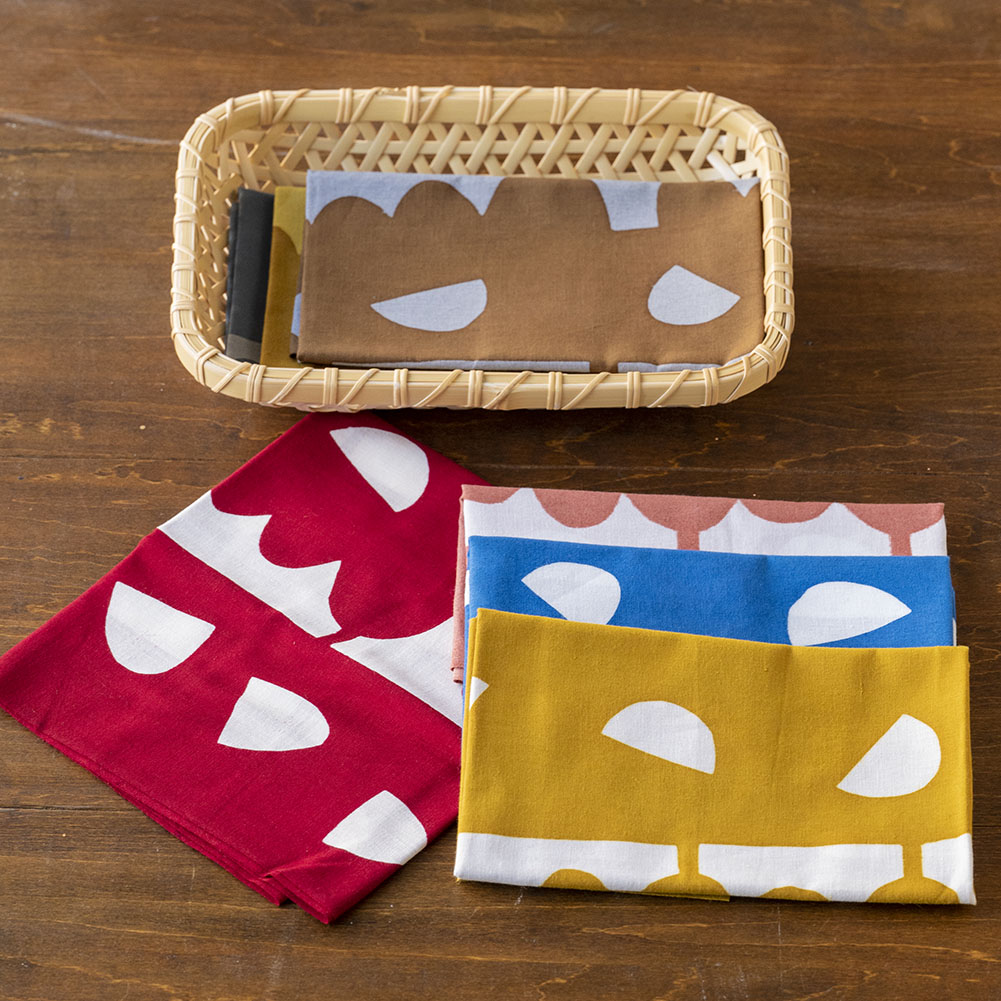 型染めの手ぬぐい＜半月＞｜作り手 山内武志さん（山内染色工房