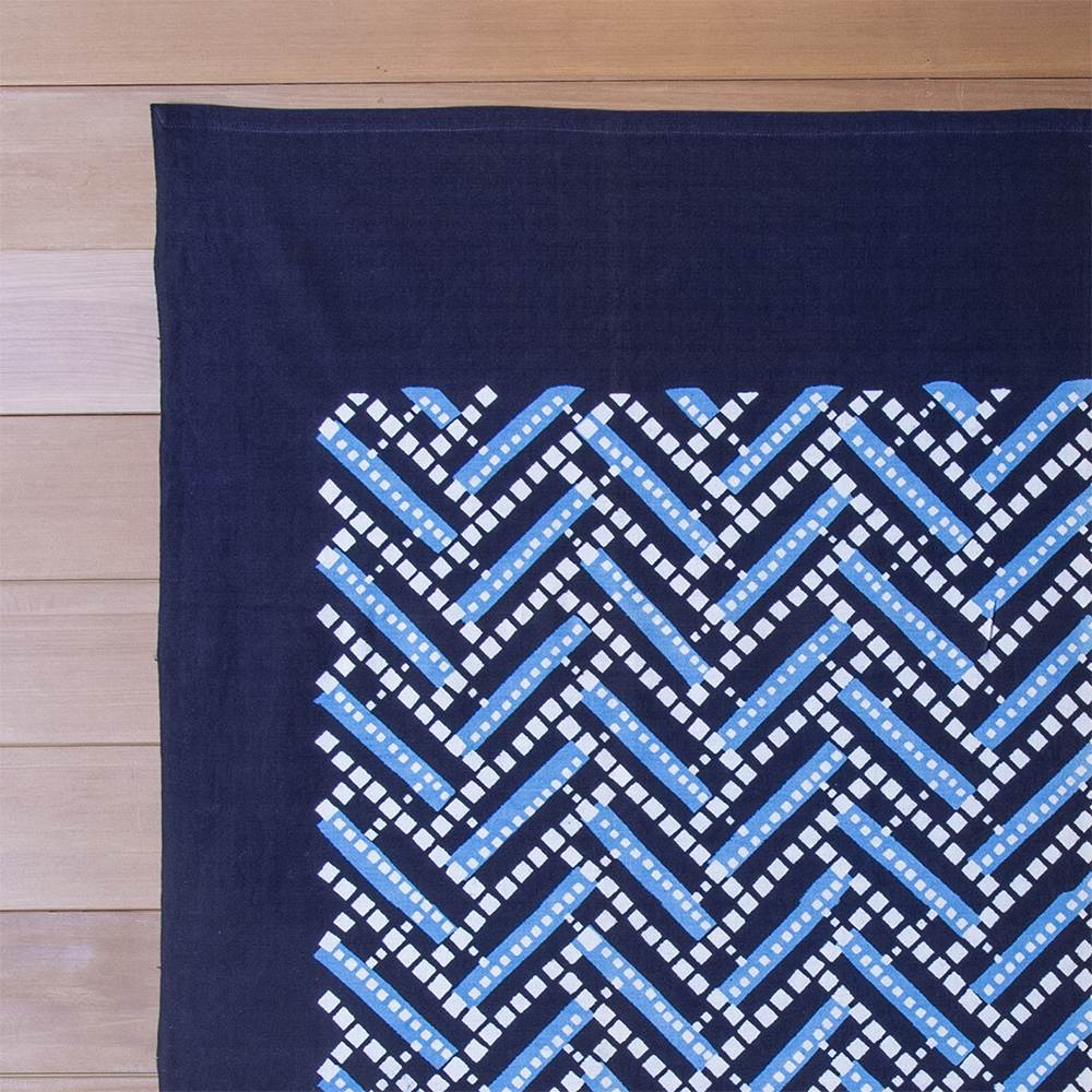 型染めのマルチクロス ＜シグナルとシグナレス（モザイク）＞｜山内武志さん（山内染色工房・アトリエぬいや）（マルチクロス・テーブルクロス・スロー）