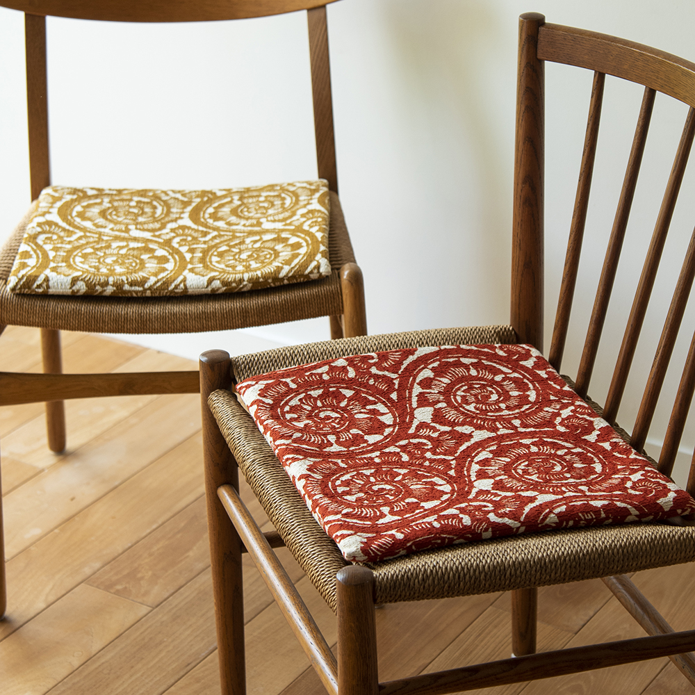 山内武志　椅子敷き　唐草