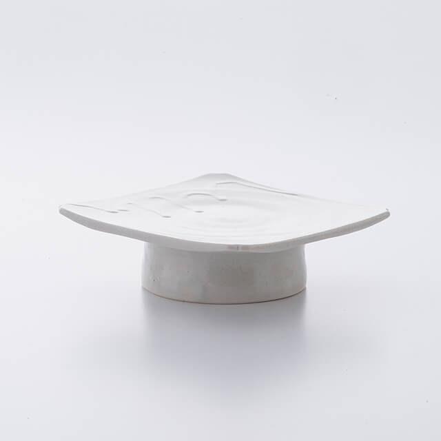 青白磁　四方台皿　〜つくり手　竹下努さん（岐阜県土岐市）