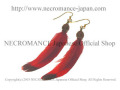 【ネクロマンス NECROMANCE】 リアルフェザー ウッドスカルピアス Real Feather Wood Skull Pierce ＜レッド/Red/赤＞ 羽根 骸骨