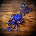 【ネクロマンス NECROMANCE】 ドロップブルースパイダーネックレス Drop Blue Spider Necklace ＜ブルー/Blue/青＞ 蜘蛛
