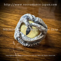 【ネクロマンス NECROMANCE】【数量限定受注生産】 シルバーイーヴィルクロー義眼リング Silver Evil Crow Glass Eye Ring ＜イエローキャット/Yellow Cat/黄猫目＞ 目玉 邪悪 爪