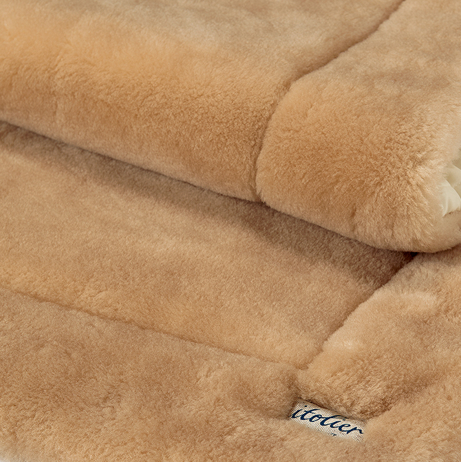 大阪でパッドをお探しなら寝蔵へ。洗えるロングパイルウール敷き