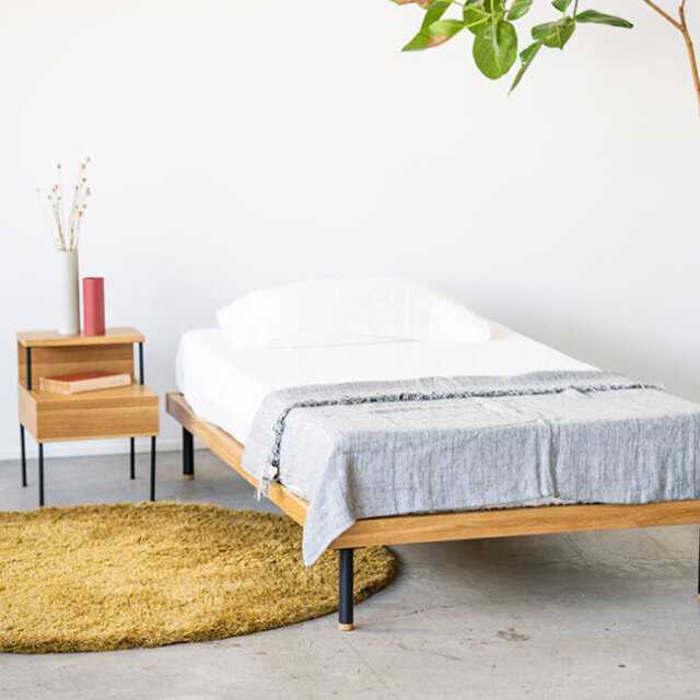 NOWHERE LIKE HOME 北欧デザインベッドフレーム「ユニック ヘッドレス