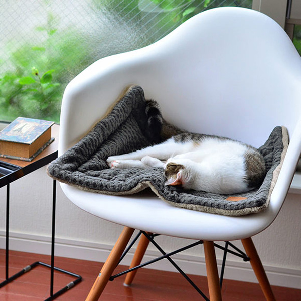 猫のエコホットマット　グレー