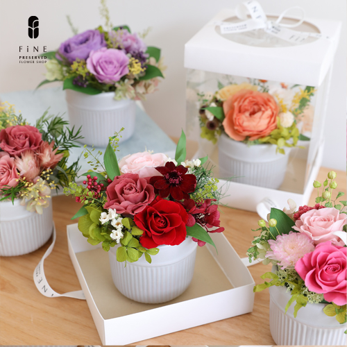 プリフラギフトボックスmサイズ 春 ギフト プリザーブドフラワー プレゼント サマー 誕生日 お祝い 結婚祝い 新築祝い 開店 開業祝い プチギフト フラワーアレンジメント 有料バッグ S対応