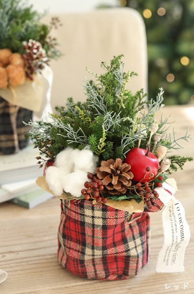 ハンドメイド❣️クリスマスアレンジ❣️ツリー、ケーキプリザーブドフラワー薔薇❁⃘*.゜ クリスマスのフラワーニットブーツ プリザーブドフラワー