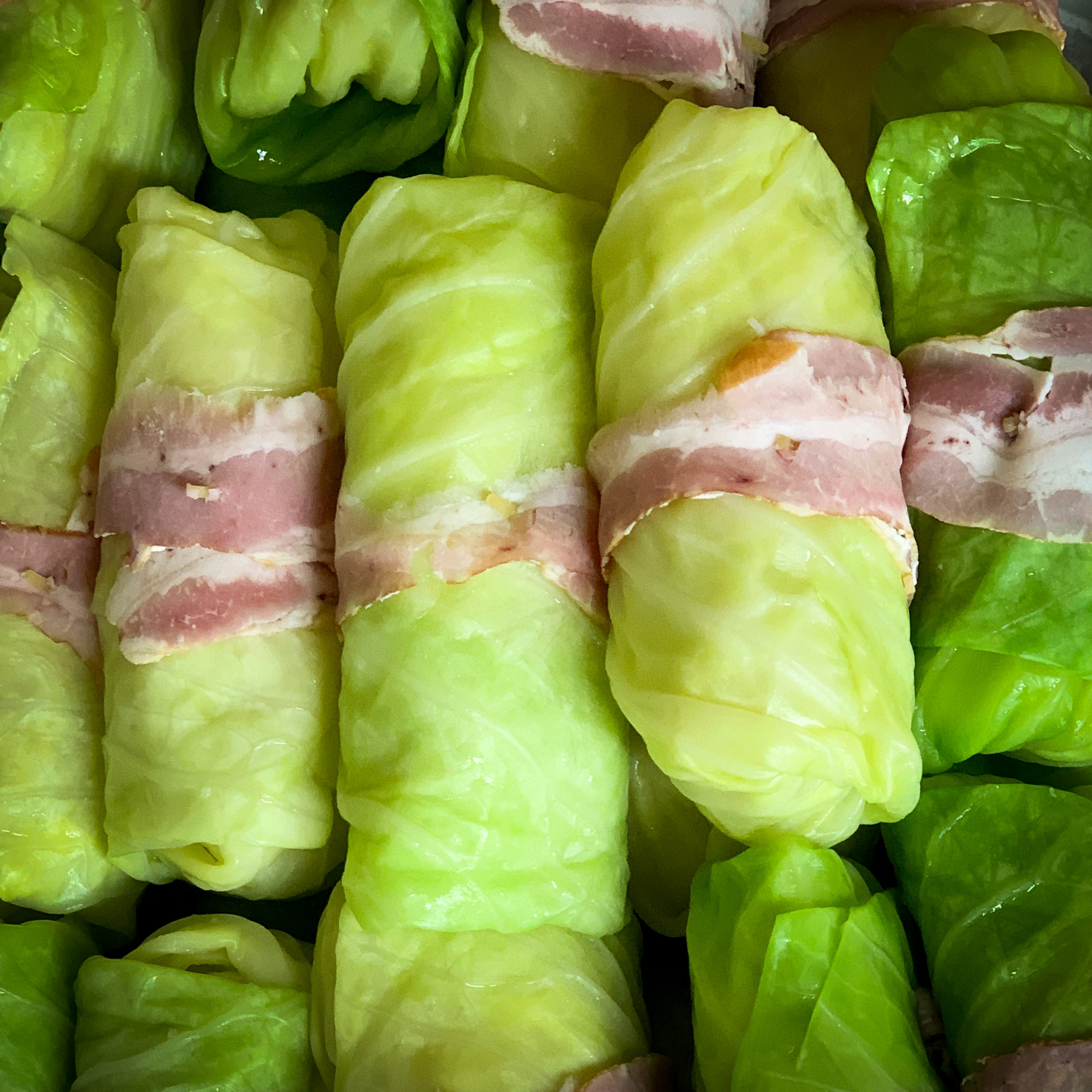 冬限定、お肉もキャベツもタップリ、丁寧に手巻きしたロールキャベツ