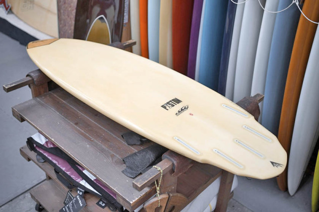 FIREWIREファイヤーワイヤーSpitfire 5’8” フィン付き初心者 FIREWIREファイヤーワイヤーSpitfire 5'8” フィン付き初心者