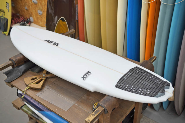 Impactサーフボード5'7 1/2手渡し Ikko Watanabe 渡邉壱孔 使用済 Synergy 5'9.5