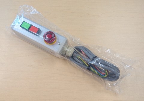 【未開封・中古】SUS（エスユーエス） スイッチボックス AIO-M301 [オムロン製スイッチ3点付・1m配線済]（即納可）