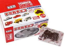 【駄菓子のまとめ買い・チョコ系の駄菓子】 連続当 トミカチョコレート （50付+４個） 【丹生堂】